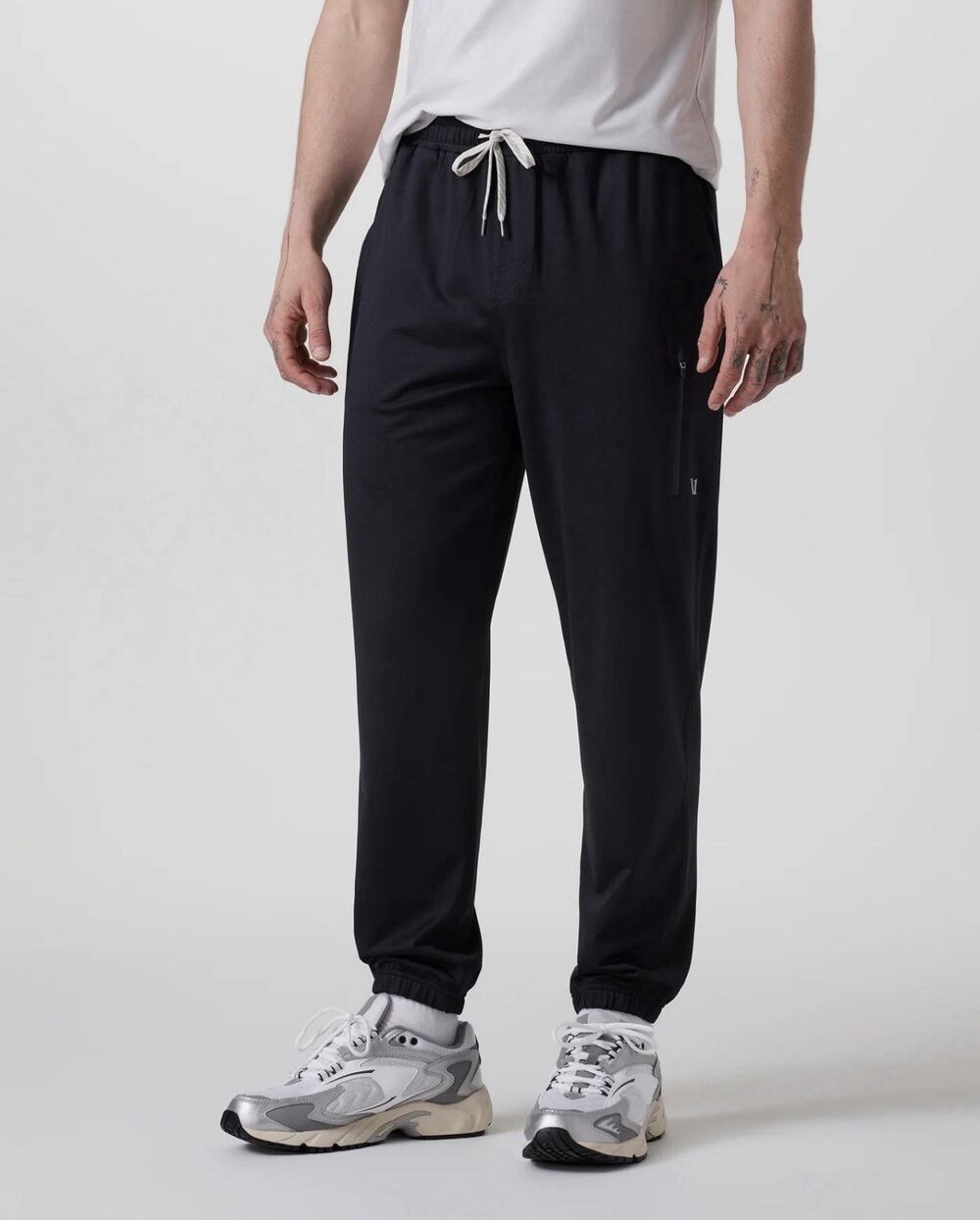 Vuori Sunday Performance Jogger Mens M Black V416 Gym Training Pants